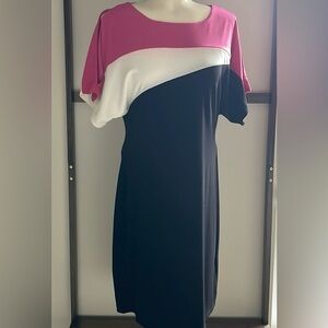 Lori M. Collection Open sleeve colour block dress.